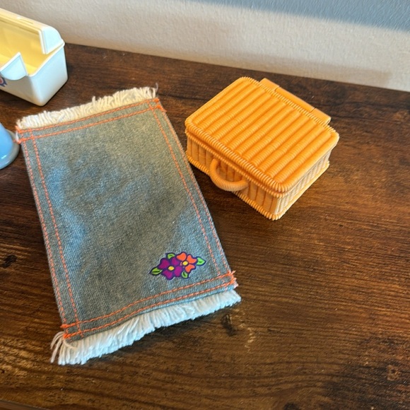 Barbie Accessories Lot Miscellaneous - Picture 6 of 6